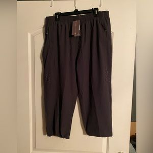 Gymbrave workout capris. Size XL